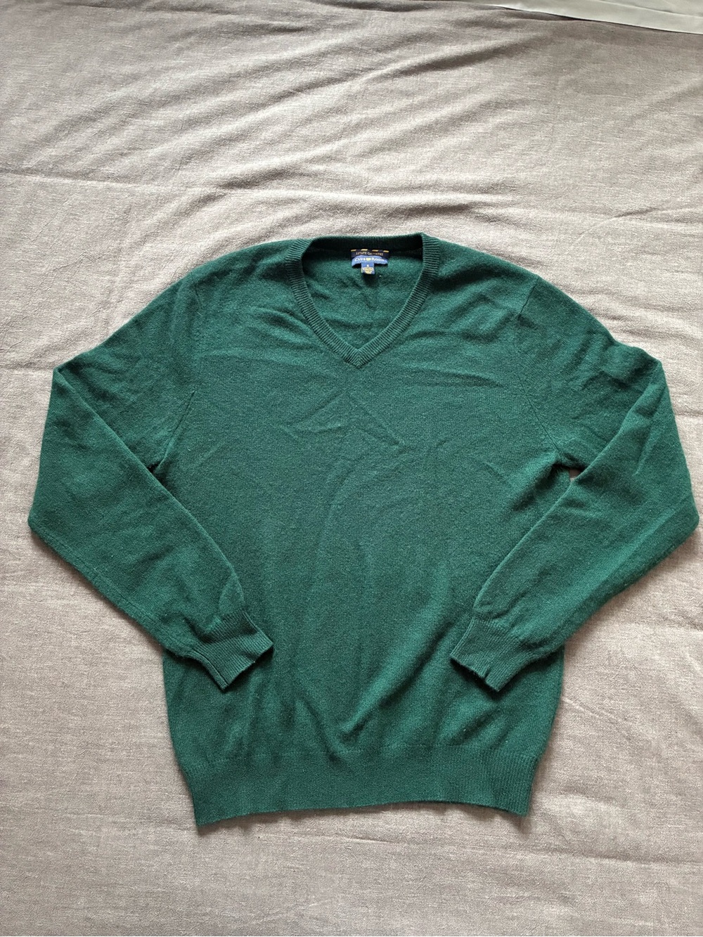 Club Room Men's V-Neck Sweater in Forest Green